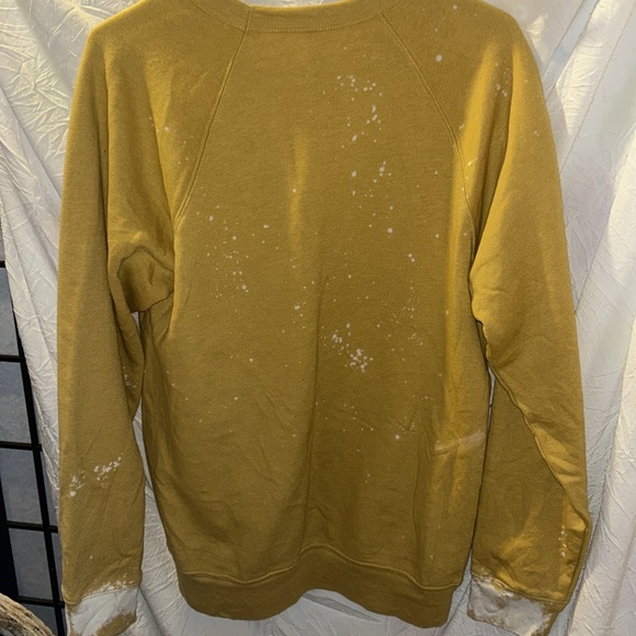 Yellowstone Dutton Ranch sweatshirt size large. - Picture 6 of 6